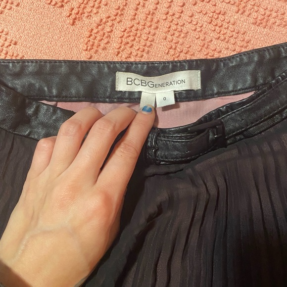 BCBGeneration VINTAGE High Waisted Chiffon Skirt with Built-in Belt - Picture 7 of 7